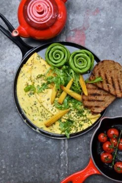 Le Creuset Small Crepe Pan -Camping Equipment Store 20136270000460 91010038061415 LS00001 1280x1280