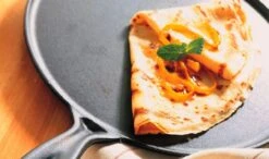 Le Creuset Small Crepe Pan -Camping Equipment Store 20136270000460 LS00001 1280x1280