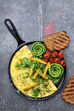 Le Creuset Small Crepe Pan -Camping Equipment Store 20136270000460 LS00004 1280x1280