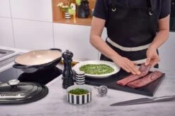 Le Creuset Chef's Knife -Camping Equipment Store 21112310000430 96002000140000 98100200000100 98000315000100 LS00002 1280x1280