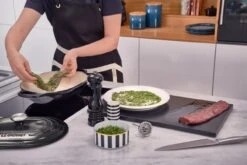 Le Creuset Chef's Knife -Camping Equipment Store 21112310000430 96002000140000 98100200000100 98000315000100 LS00004 1280x1280