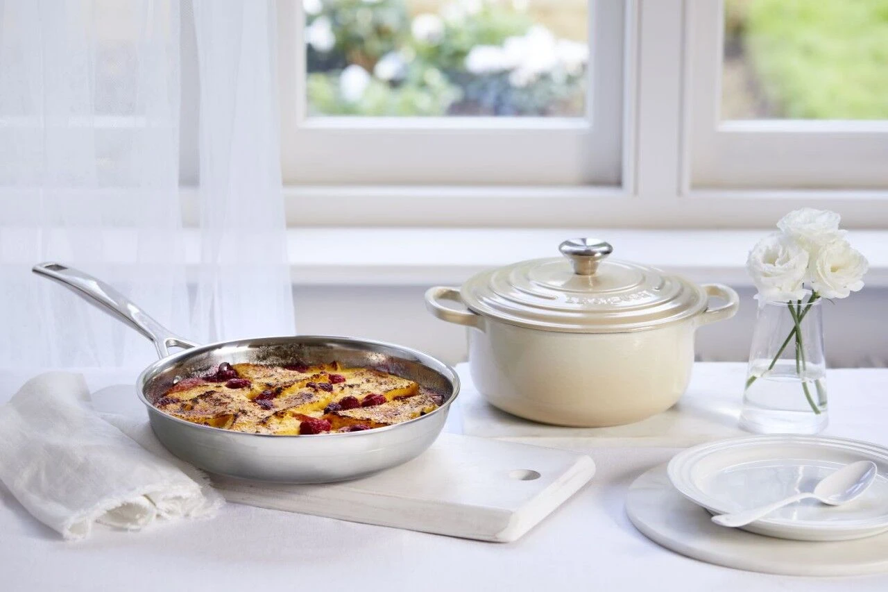 Le Creuset Classic Stainless Steel Deep Fry Pan 2 Le Creuset Classic Stainless Steel Deep Fry Pan - Image 2