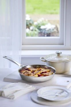 Le Creuset Classic Stainless Steel Deep Fry Pan 7 Le Creuset Classic Stainless Steel Deep Fry Pan -Camping Equipment Store 21177247164430 96200224001100 LS00002 1280x1280