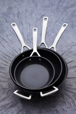 Le Creuset Toughened Nonstick High Fry Pan 27 Le Creuset Toughened Nonstick High Fry Pan -Camping Equipment Store 51101240010002 51101280010202 51101300010202 LS00001 1280x1280