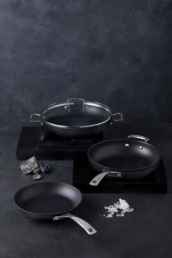 Le Creuset Toughened Nonstick High Fry Pan 30 Le Creuset Toughened Nonstick High Fry Pan -Camping Equipment Store 51101240010002 51101300010202 51107260010502 LS00002 1280x1280