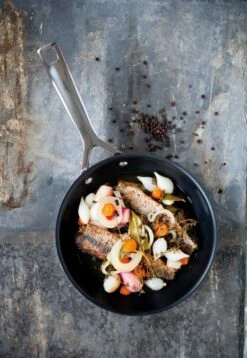 Le Creuset Toughened Nonstick High Fry Pan 34 Le Creuset Toughened Nonstick High Fry Pan -Camping Equipment Store 51101240010002 LS00001 1280x1280