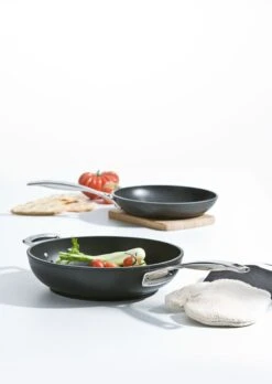 Le Creuset Toughened Nonstick High Fry Pan 38 Le Creuset Toughened Nonstick High Fry Pan -Camping Equipment Store 51101260010202 51101240010002 LS00001 1280x1280