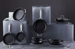 Le Creuset Toughened Nonstick Fry Pan With Glass Lid 26 Le Creuset Toughened Nonstick Fry Pan With Glass Lid -Camping Equipment Store 51101280010202 51107240010502 51112200010002 LS00003 1280x1280