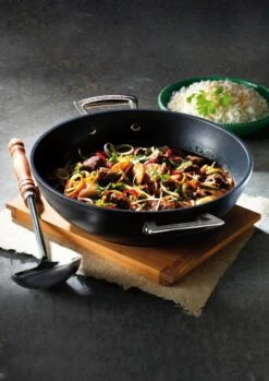 Le Creuset Toughened Nonstick Wok -Camping Equipment Store 51105320010502 LS00004 1280x1280