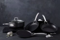 Le Creuset Toughened Nonstick Saute Pan -Camping Equipment Store 51110260010202 51106240010002 51101300010202 LS00002 1280x1280