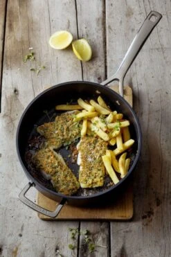 Le Creuset Toughened Nonstick Saute Pan -Camping Equipment Store 51110260010202 LS00001 1280x1280